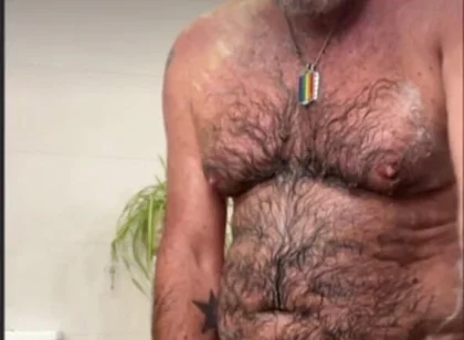 Daddybear Shower Time