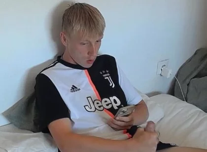 [face Reveal] Soccer Bro Jerks off in Bed