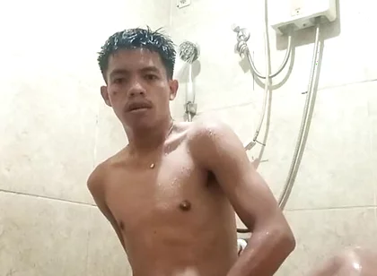 #1 Creator Jameson Official Gets Soaked: Shower Piss & Cum