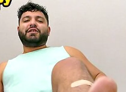 Demetri Silver Shrinks Intruder And Demands Giant