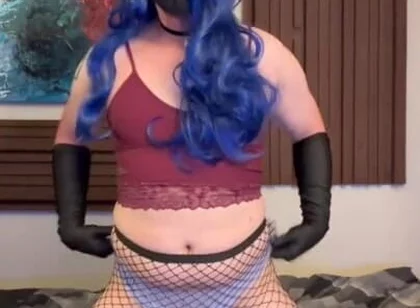 Sissy CD Shaking Big Ass Solo