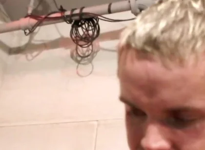 Bukkake Amateur with Gay Twinks Sucking All His Friends to the Cum