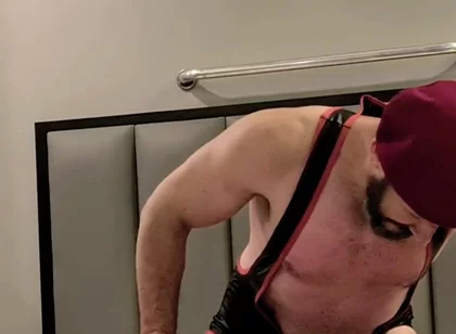 Heel on the Bed - Gouine Wrestling Takes Over