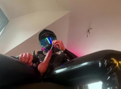 Horny Rubber Mx Biker Sounding Himself (huge Cumshot)