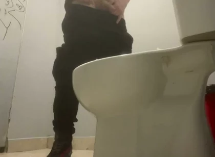 Amateur Friends Pissing Together in the Club's Toilets