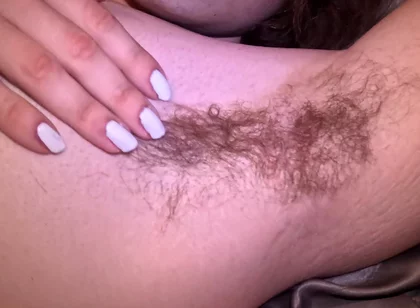 Who Wants to Jerk off While Smelling My Hairy Pits?