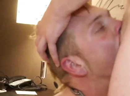 Bukkake Amateur with Gay Twinks Sucking All His Friends to the Cum