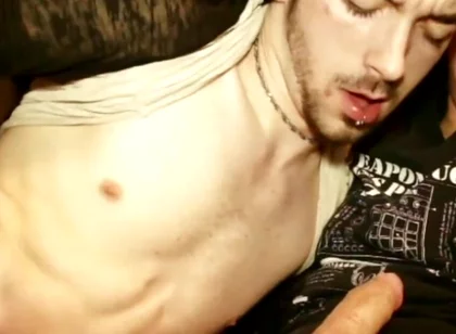 Bukkake Amateur with Gay Twinks Sucking All His Friends to the Cum