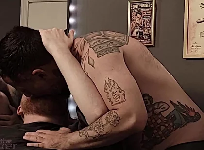 Dirty Barber Gives Bear More Than Just a Haircut!