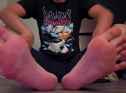 Twink Rubs Moisturizer Cream on Feet