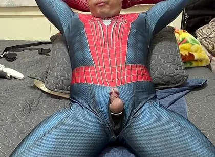 Fat Spider Draws by Drawing in the Red Center