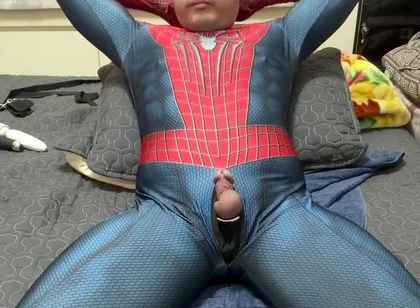 Fat Spider Draws by Drawing in the Red Center