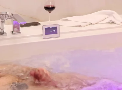 Hairy Muscle Stud: Luxury Jacuzzi Strip & Raw Jerk off - 4K Bodybuilder Solo