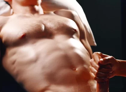 Aussie Muscular Hunk Big Dick Got Edged