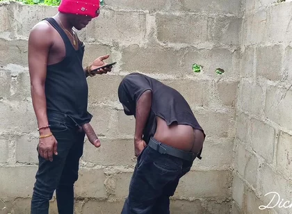 Bend Ebony Creamy Bussy in an Uncompleted Building
