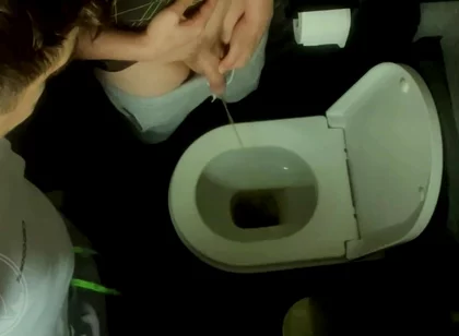 Amateur Boys Peeing Together