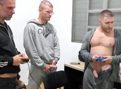 Sr Carmona, Carmona and Victor Ferraz Playing Naked