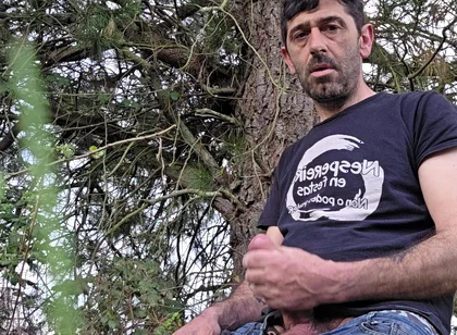 Straight Guy Masturbates in the Woods