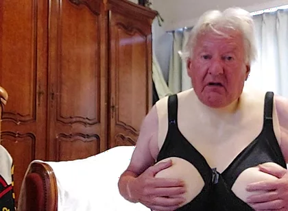 Nursing Bra and Thight Miniskirt