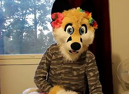 Oliver Pawing. First Murrsuit Video I Have Ever Made