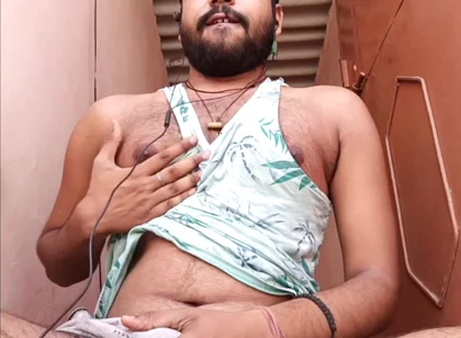 A Hot Bhabhi Has Working in Kitchen Has Grab by a Horny Man and Ismaatdeva Has Fully Feel That Orgasm