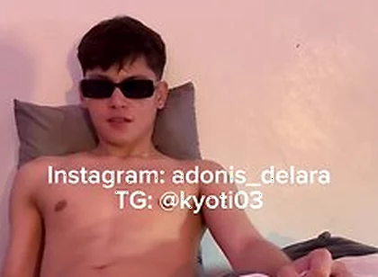 Finingger Ko Si Keanu Habang Jinajakol Sya, Sarap Daw Tangina