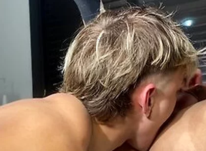 Fudendo Gostoso Com O Branquinho Safado
