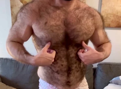 Some Dumb Puppy Pec Side Is Injured so Can’t Lift Heavy for Tricep or Chest