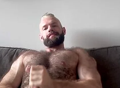 Lil Cubcake The Beefy Canuck Jerks Off Verbally