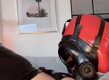 Latex Master Cock Suck Gas Mask Fleshlight