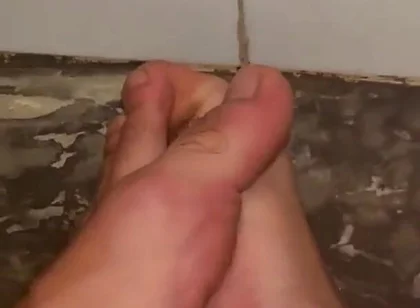 Teen Cums on Own Feet