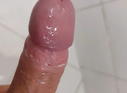 Strong Water in the Foreskin Excites the Glans Precum.