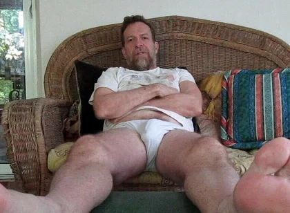Hairyartist in Drop in for Feet and Cock