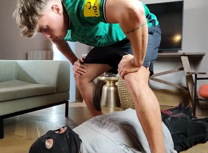 British Master feet and spitting