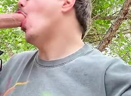 Quick Outdoor Blowjob