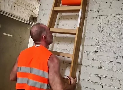 Very Hairy Builder
