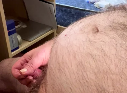 Coach Karl Enjoys Cum Show 6809