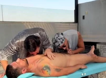 4-hand Massage