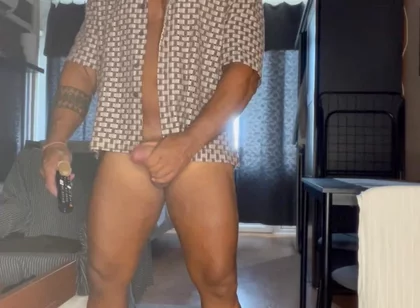 If You Like Me. Bisexual Bodybuilder Wank Solo