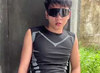 I Need Someone to Touch My Sexy Body