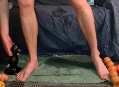 Hot Gay Twink Riding Multiple Huge Dildo's and Has Pissing Orgasms