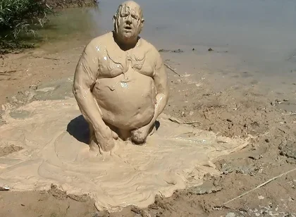 Mudbath in Creamy, Light Mud - Like Vanilla Pudding