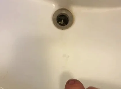 Stayed in a Houseshare for a Night and I Unloaded in the Sink