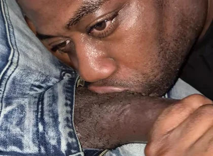 Relaxed up-close Jeans Throat Service