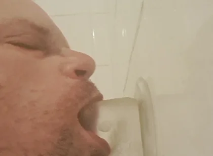 Attached Sucking and Blowing for the Slut