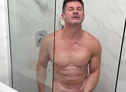 Coach Studs Eagerly Anticipates Shower Time To Flaunt His Fitness!