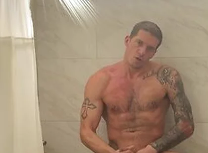 Ty Roderick In Beautiful Morning Shower Jerk Off