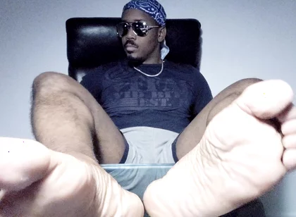 I Expose My Bright Male Soles (2) (2025)