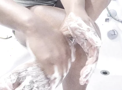 I Clean Sensually My Feet (2025)