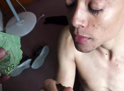 Cash-strapped Cutie Takes A Ride